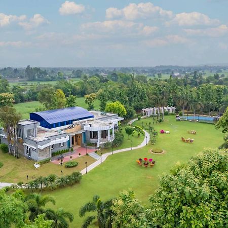 Stayvista At Wandering Vines Indoor Pool 4Bhk Luxury Villa In Delhi Sohna Buitenkant foto