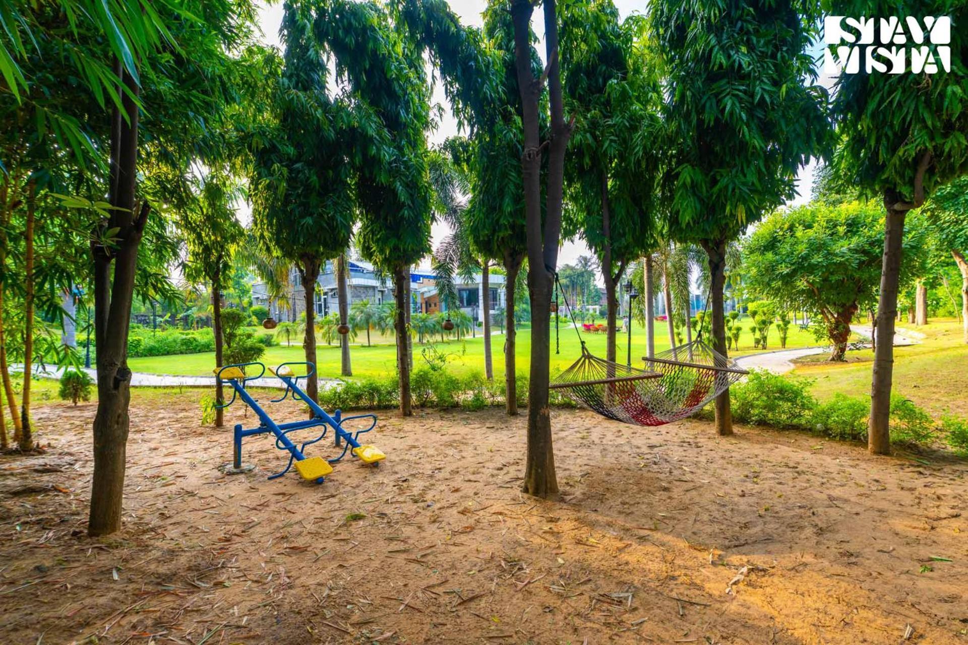 Stayvista At Wandering Vines Indoor Pool 4Bhk Luxury Villa In Delhi Sohna Buitenkant foto