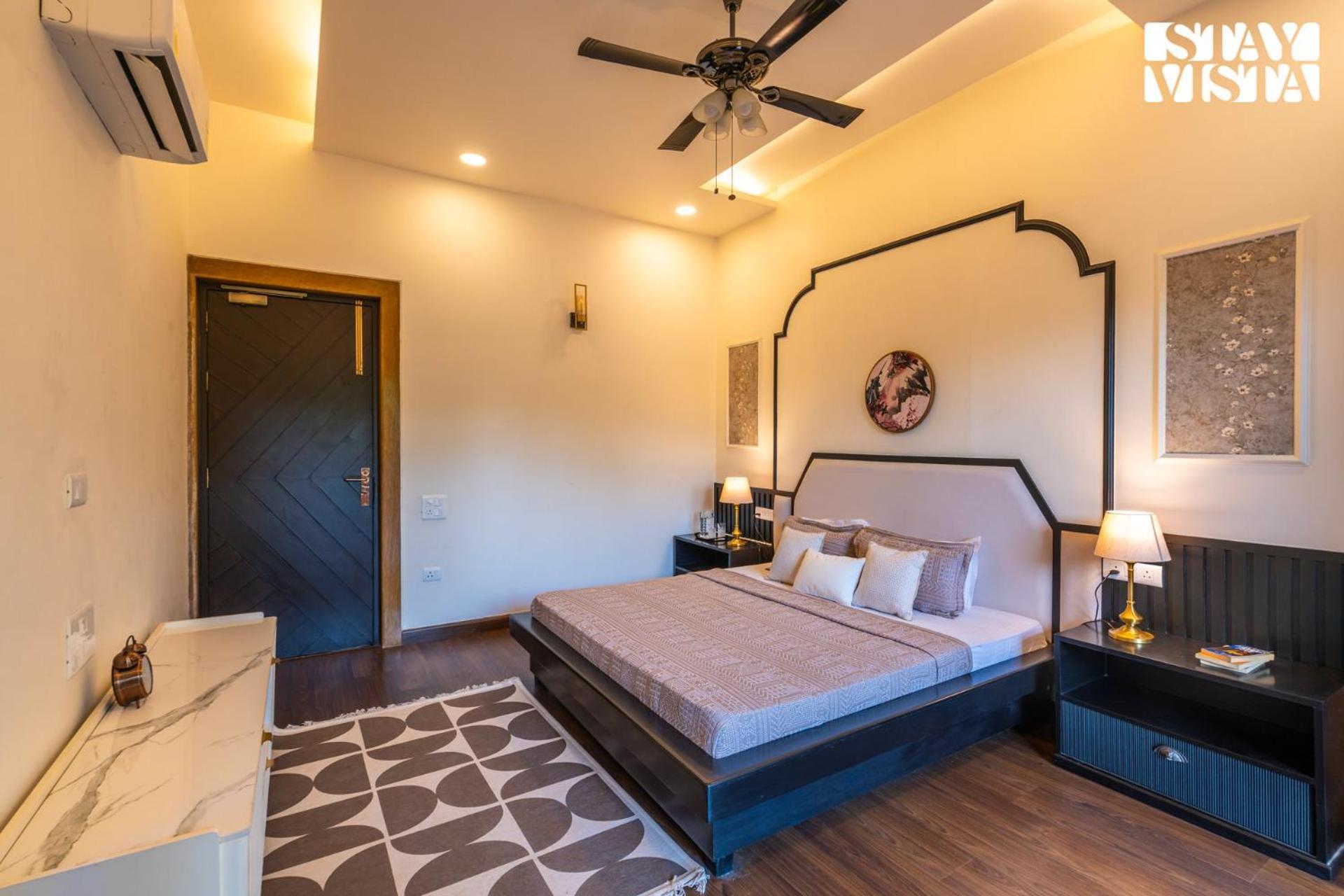 Stayvista At Wandering Vines Indoor Pool 4Bhk Luxury Villa In Delhi Sohna Buitenkant foto