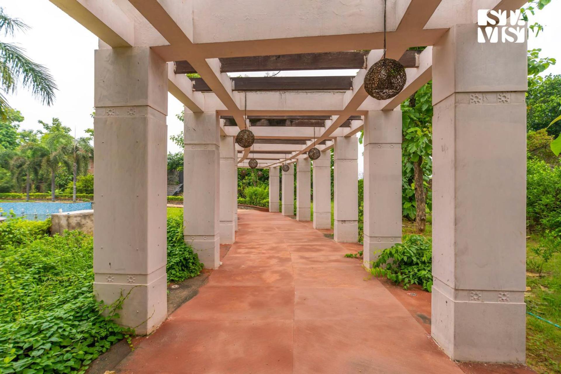 Stayvista At Wandering Vines Indoor Pool 4Bhk Luxury Villa In Delhi Sohna Buitenkant foto