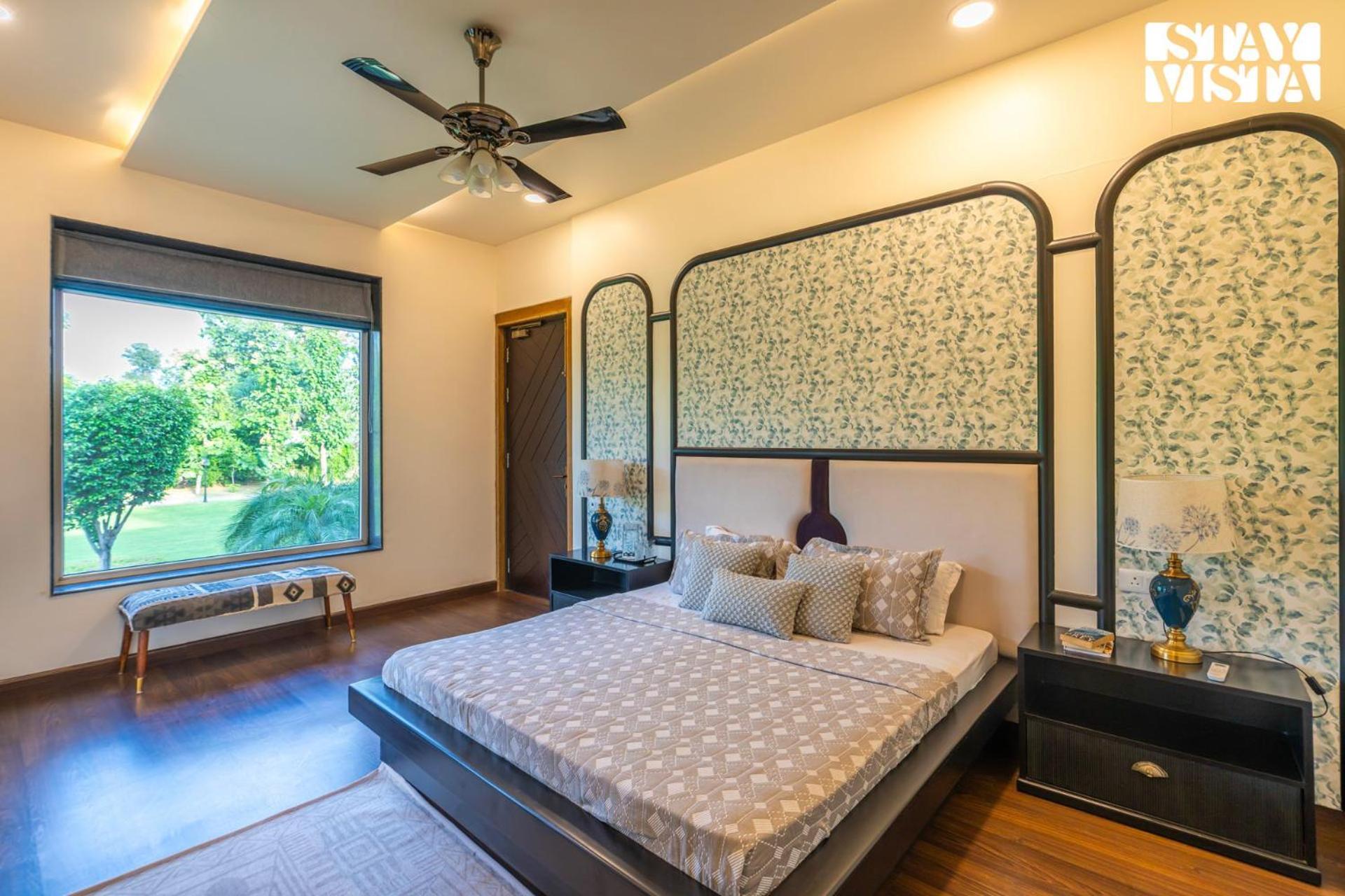 Stayvista At Wandering Vines Indoor Pool 4Bhk Luxury Villa In Delhi Sohna Buitenkant foto